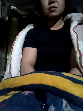 Snapshot of mi_ka_mi chatting on 11.25.25 mi ka mi online show from 11.25.25