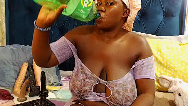 Snapshot of DarkCherryx chatting on 02.15.26 DarkCherryx online show from 02.15.26