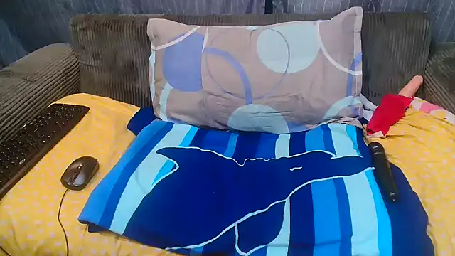 DarkCherryx online show from 04.12.26