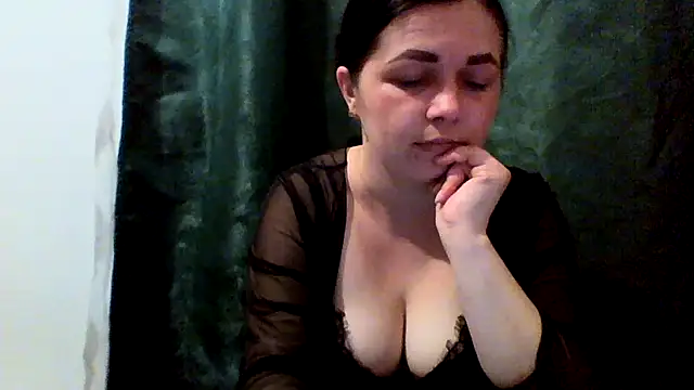 Snapshot of Vitalina282128 chatting on 05.27.26 Vitalina282128 online show from 05.27.26