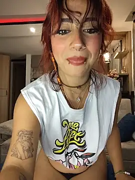 Snapshot of Sarah_Lark- chatting on 07.14.26 Sarah Lark- online show from 07.14.26