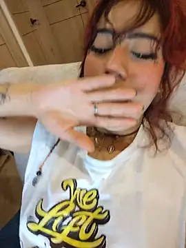 Snapshot of Sarah_Lark- chatting on 07.14.26 Sarah Lark- online show from 07.14.26