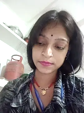 Mohnicute online show from 04.28.26