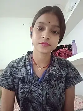 Snapshot of Mohnicute chatting on 05.17.26 Mohnicute online show from 05.17.26