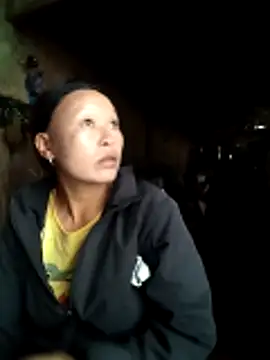 girl-hot2x online show from 11.12.25