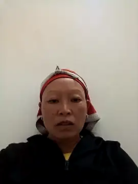 girl-hot2x online show from 11.20.25