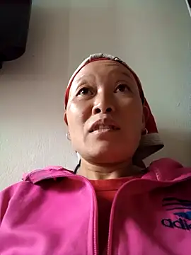 girl-hot2x online show from 11.22.25