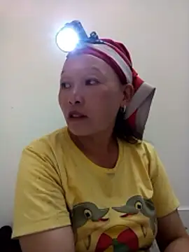 girl-hot2x online show from 11.27.25