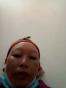 girl-hot2x online show from 11.27.25