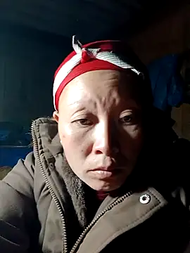 girl-hot2x online show from 12.17.25