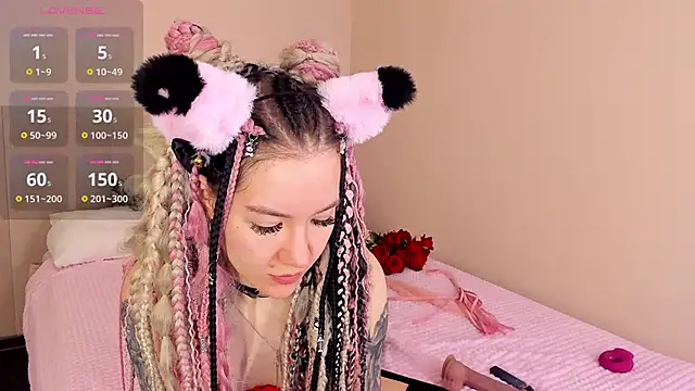 Lina Moony online show from 12.03.25