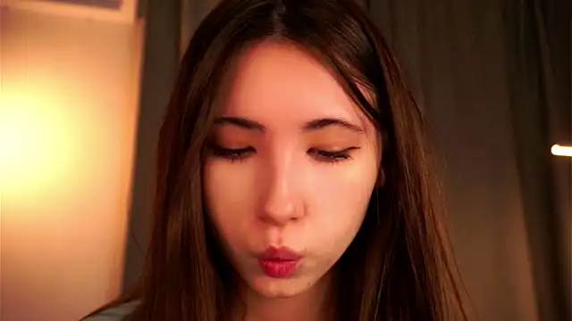 NanceeWestaway online show from 12.05.25