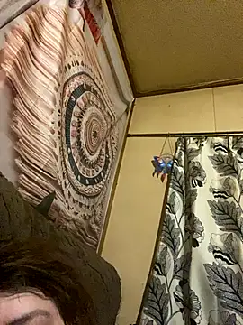 Snapshot of oxLILxMELOxo chatting on 11.16.25 oxLILxMELOxo online show from 11.16.25