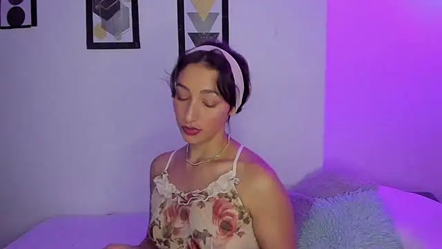 kirakay1 online show from 11.13.25