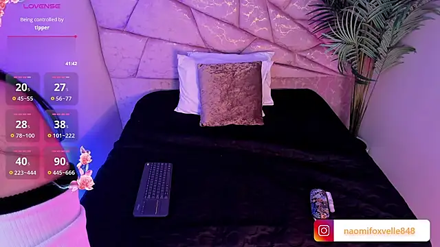 Atenea Velle online show from 12.03.25