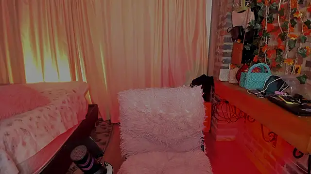 LaGoldenBitch online show from 03.04.26