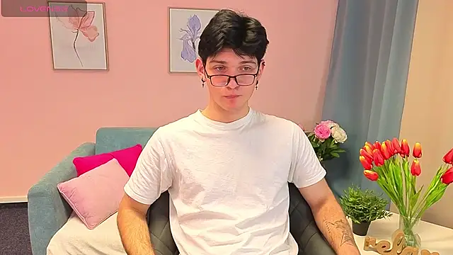 LiamRivers online show from 11.12.25