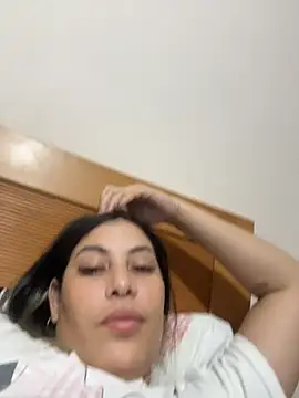 Anna Bitch Disgusting online show from 02.14.26