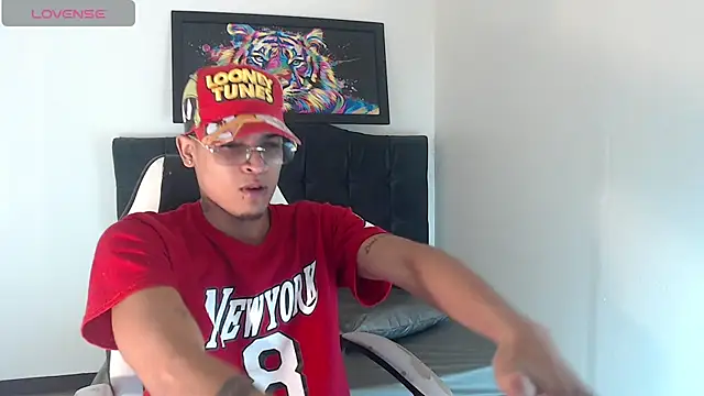 Snapshot of Isaacas_ chatting on 11.30.25 Isaacas online show from 11.30.25