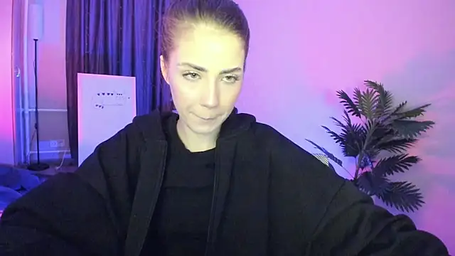 Aurora Glow21 online show from 02.03.26