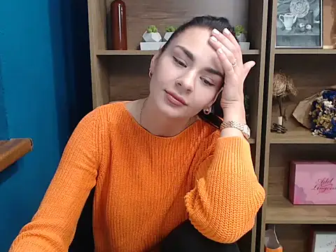 divina kira online show from 11.14.25