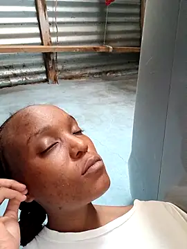 Snapshot of Beverlygurlx6 chatting on 02.18.26 Beverlygurlx6 online show from 02.18.26