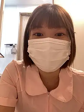 Snapshot of yun_cute chatting on 11.13.25 yun cute online show from 11.13.25