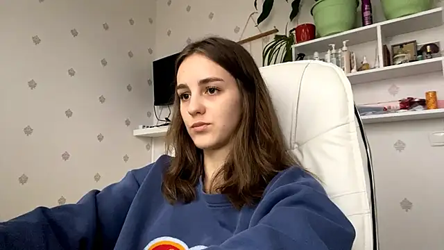 Snapshot of SweetieKatie chatting on 11.21.25 SweetieKatie online show from 11.21.25