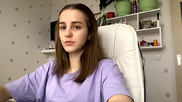 Snapshot of SweetieKatie chatting on 12.02.25 SweetieKatie online show from 12.02.25