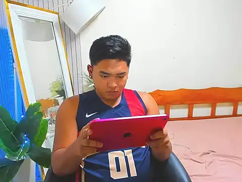 Snapshot of SandraXxHornball chatting on 11.14.25 SandraXxHornball online show from 11.14.25