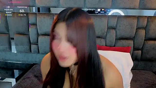 IssaJones  online show from 01.13.26