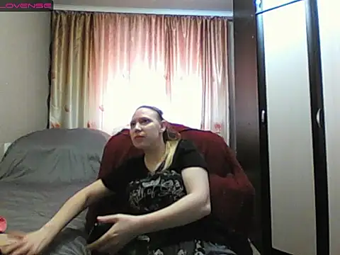 Snapshot of JenniDeep chatting on 02.23.26 JenniDeep online show from 02.23.26