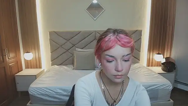 Laracooper  online show from 02.21.26