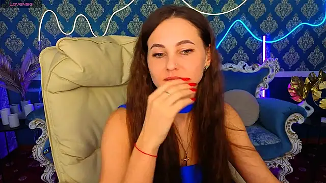 LayllaStarr online show from 12.04.25