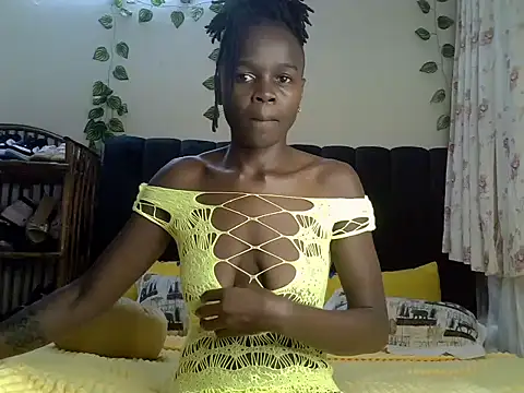 Snapshot of Toveyah_ chatting on 11.13.25 Toveyah online show from 11.13.25