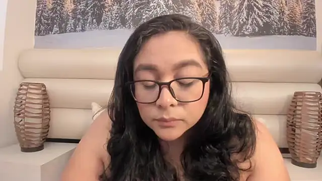 Snapshot of ViickyLee chatting on 04.30.26 ViickyLee online show from 04.30.26
