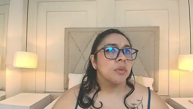 Snapshot of ViickyLee chatting on 05.09.26 ViickyLee online show from 05.09.26