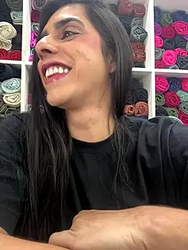 Snapshot of Monahliza chatting on 11.27.25 Monahliza online show from 11.27.25