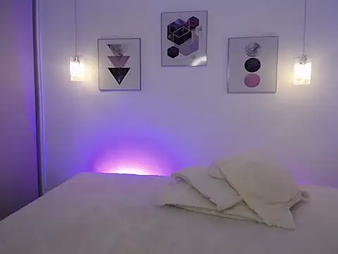 selene rouse  online show from 11.25.25