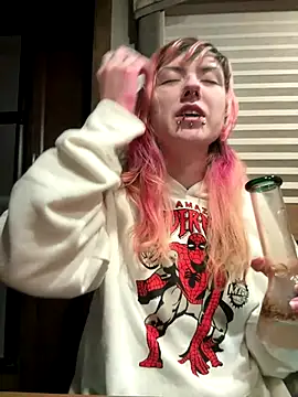 Snapshot of needlefaceUwU chatting on 11.21.25 needlefaceUwU online show from 11.21.25