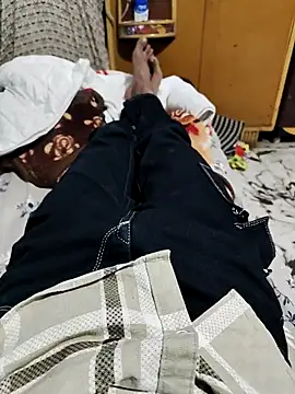 Snapshot of hot_dev_18 chatting on 11.13.25 hot dev 18 online show from 11.13.25