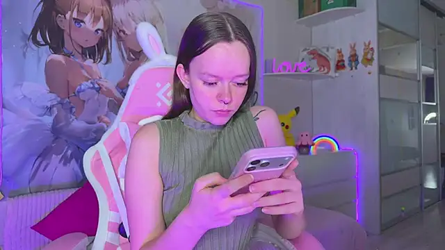 Snapshot of CheekySashaCharm chatting on 05.28.26 CheekySashaCharm online show from 05.28.26