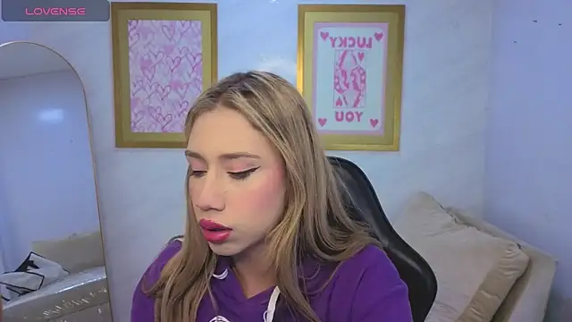 Evy Luxx v online show from 04.15.26