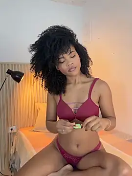 Snapshot of vanestraus chatting on 02.18.26 vanestraus online show from 02.18.26