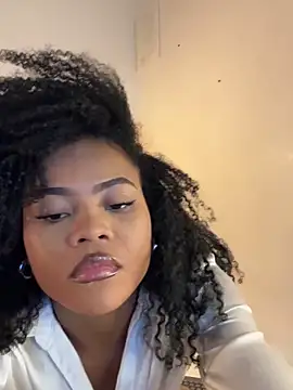 Snapshot of vanestraus chatting on 02.20.26 vanestraus online show from 02.20.26