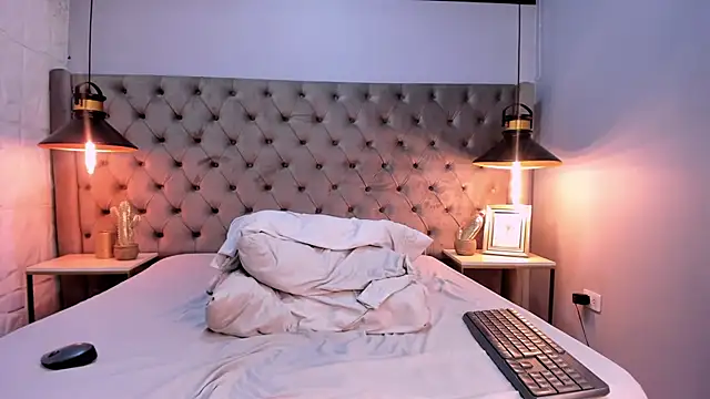 Snapshot of MattFiore chatting on 11.20.25 MattFiore online show from 11.20.25