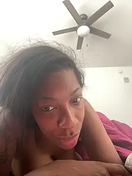 Snapshot of Drekacakez chatting on 04.08.26 Drekacakez online show from 04.08.26