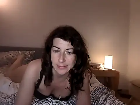Jo LieLive online show from 06.19.26