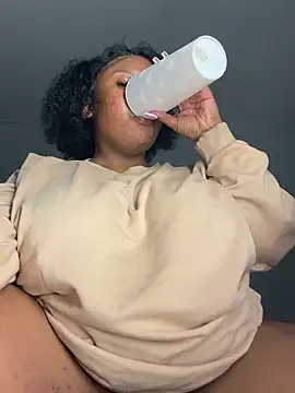 Busty-Sweetheart online show from 12.14.25