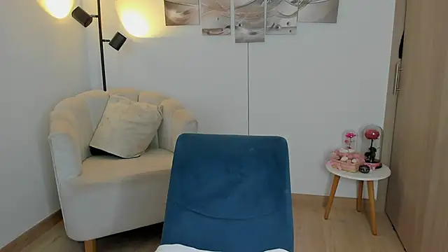 haileyflorez  online show from 04.18.26